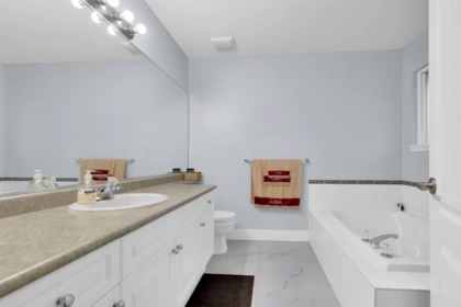 Powder Room Photo of 18239 68 Avenue, Surrey, BC