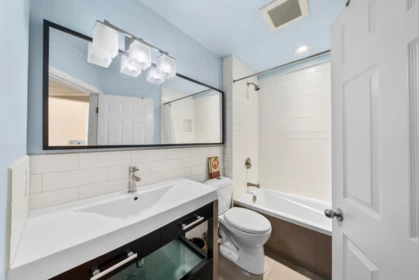 Walk-In Closet Photo of 1588 Inglewood Avenue, West Vancouver, BC