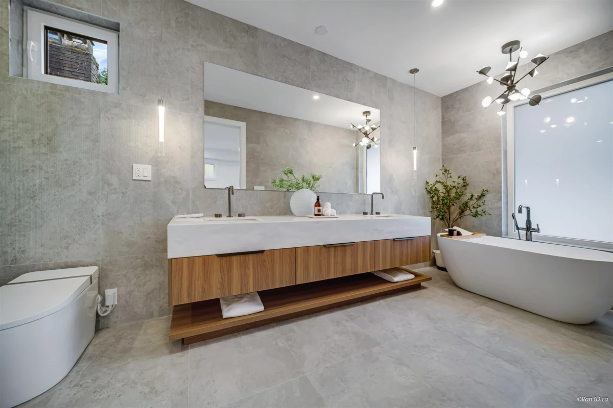 Guest Bathroom Photo of 973 Adderley Street, North Vancouver, BC