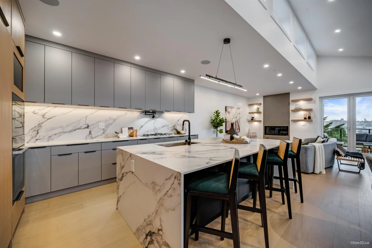 Primary Bathroom Photo of 973 Adderley Street, North Vancouver, BC