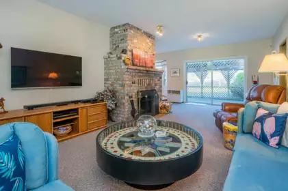 Entry Foyer Photo of 18825 76 Avenue, Surrey, BC