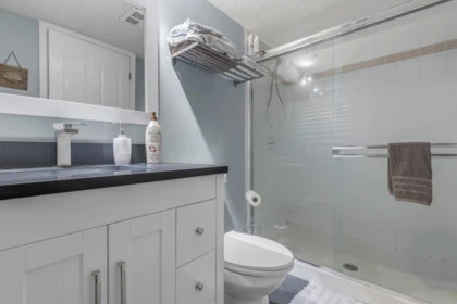 Mudroom Photo of 102 33280 E Bourquin Crescent, Abbotsford, BC