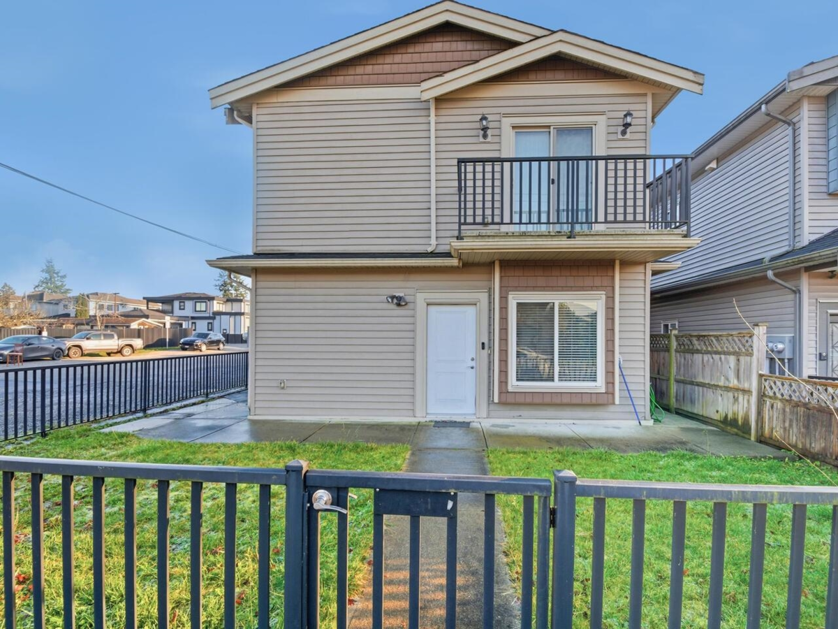 Entry Foyer Photo of 7847 15th Street, Burnaby, BC