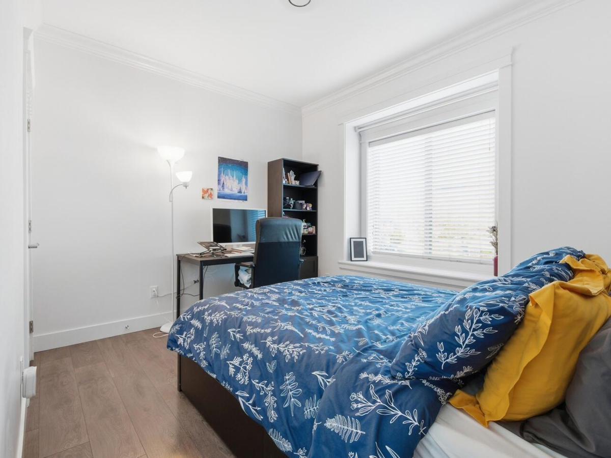 Kitchen Island Photo of 7847 15th Street, Burnaby, BC