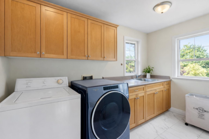 Laundry Room Photo of 9833 182 Street, Surrey, BC