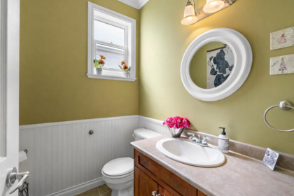Primary Bathroom Photo of 9833 182 Street, Surrey, BC