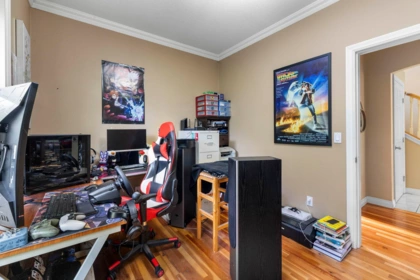 Walk-In Closet Photo of 9833 182 Street, Surrey, BC