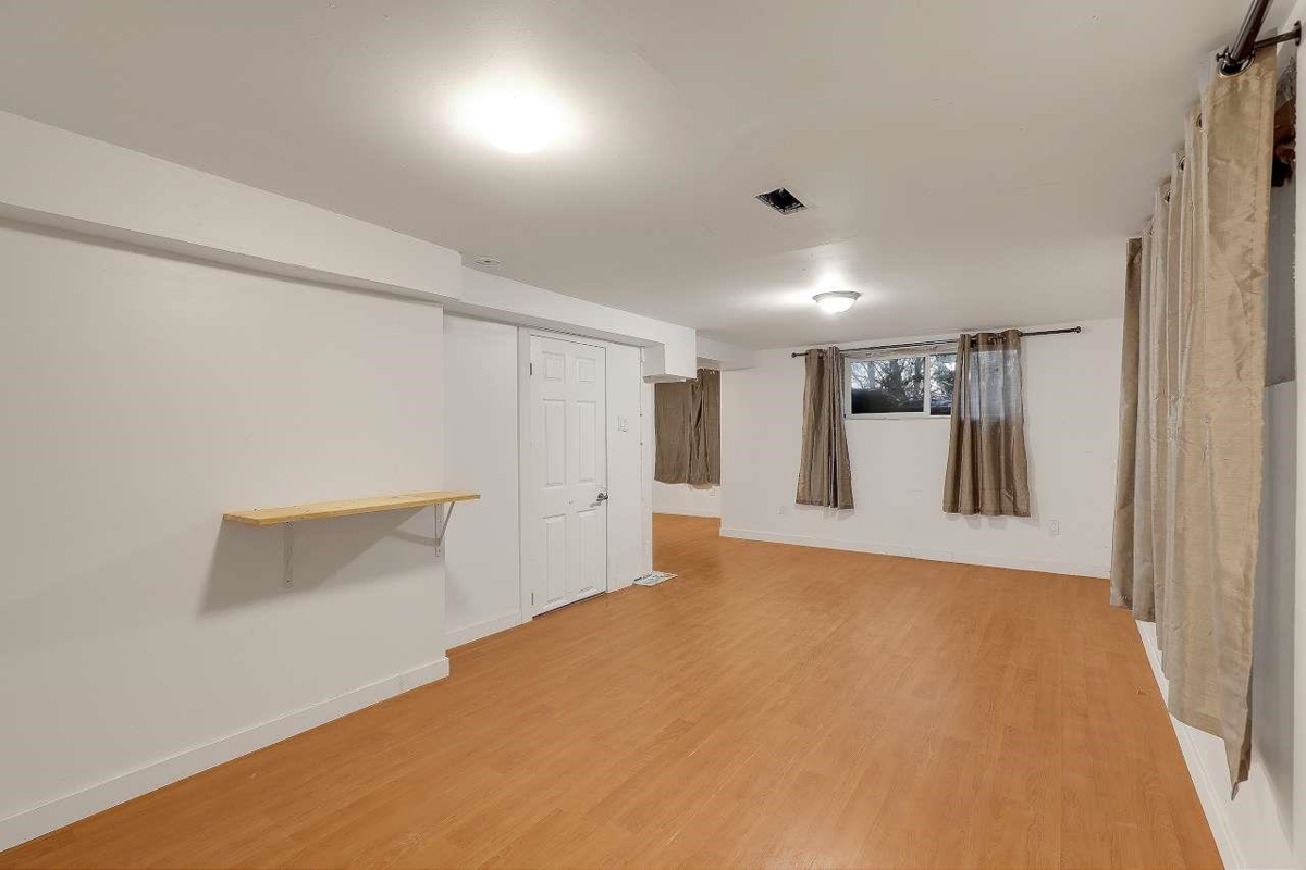 Basement Recreation Room Photo of 32774 7th Avenue, Mission, BC