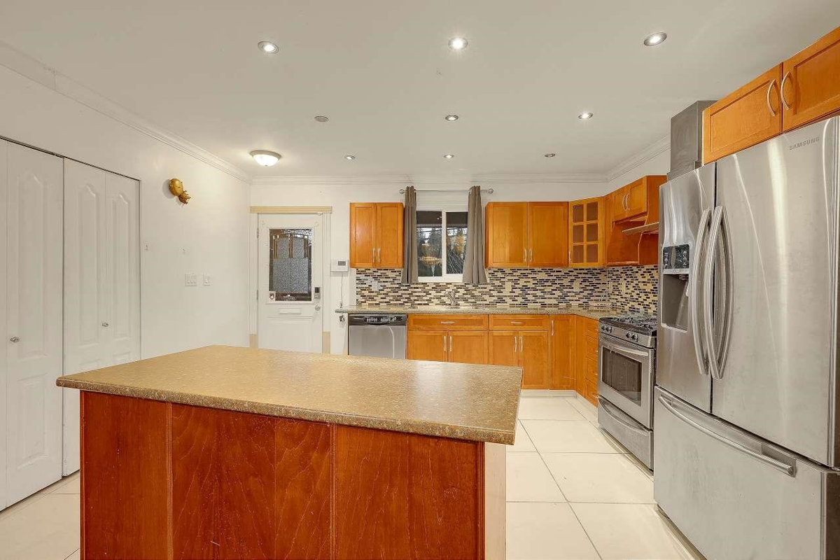 Breakfast Nook Photo of 32774 7th Avenue, Mission, BC