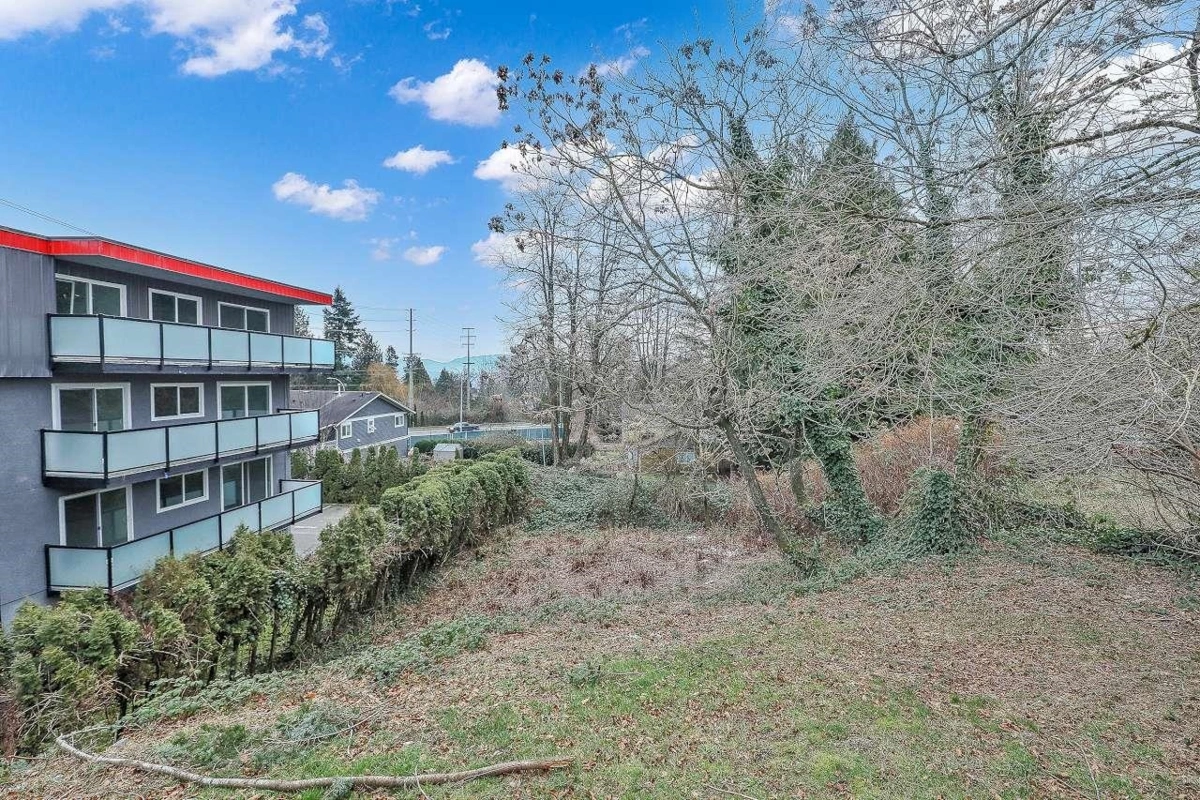 Entry Foyer Photo of 32774 7th Avenue, Mission, BC