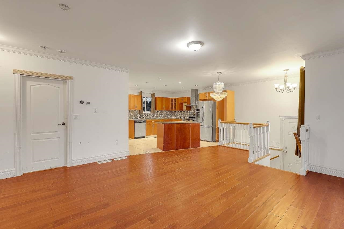 Kitchen Photo of 32774 7th Avenue, Mission, BC