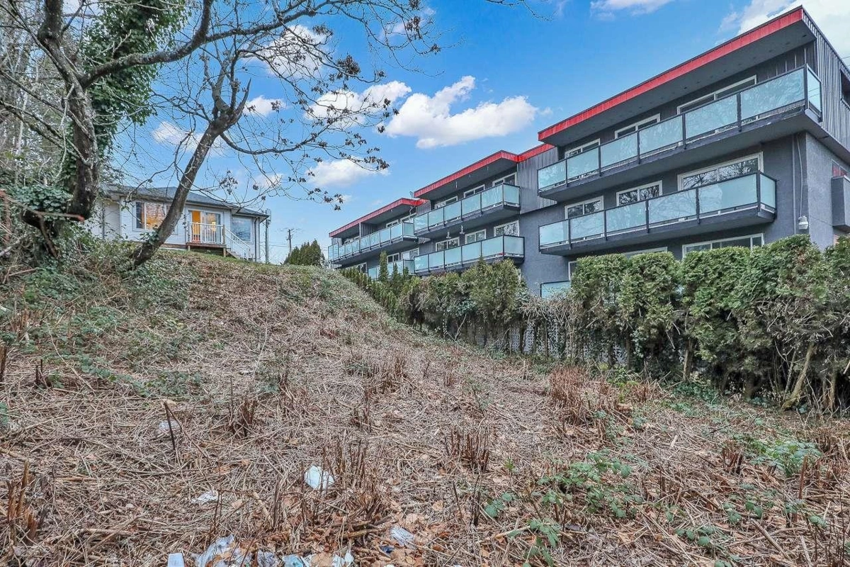 Outdoor Deck Photo of 32774 7th Avenue, Mission, BC