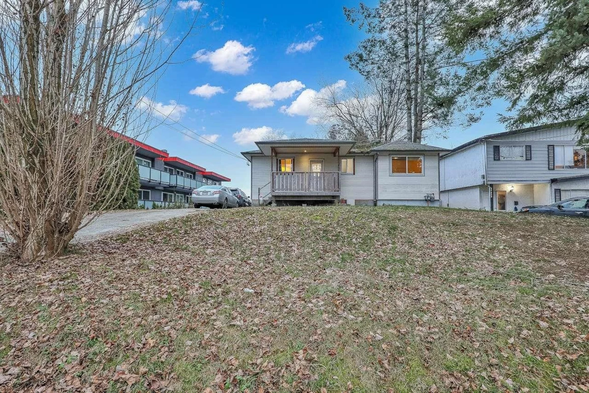 Outdoor Kitchen Photo of 32774 7th Avenue, Mission, BC
