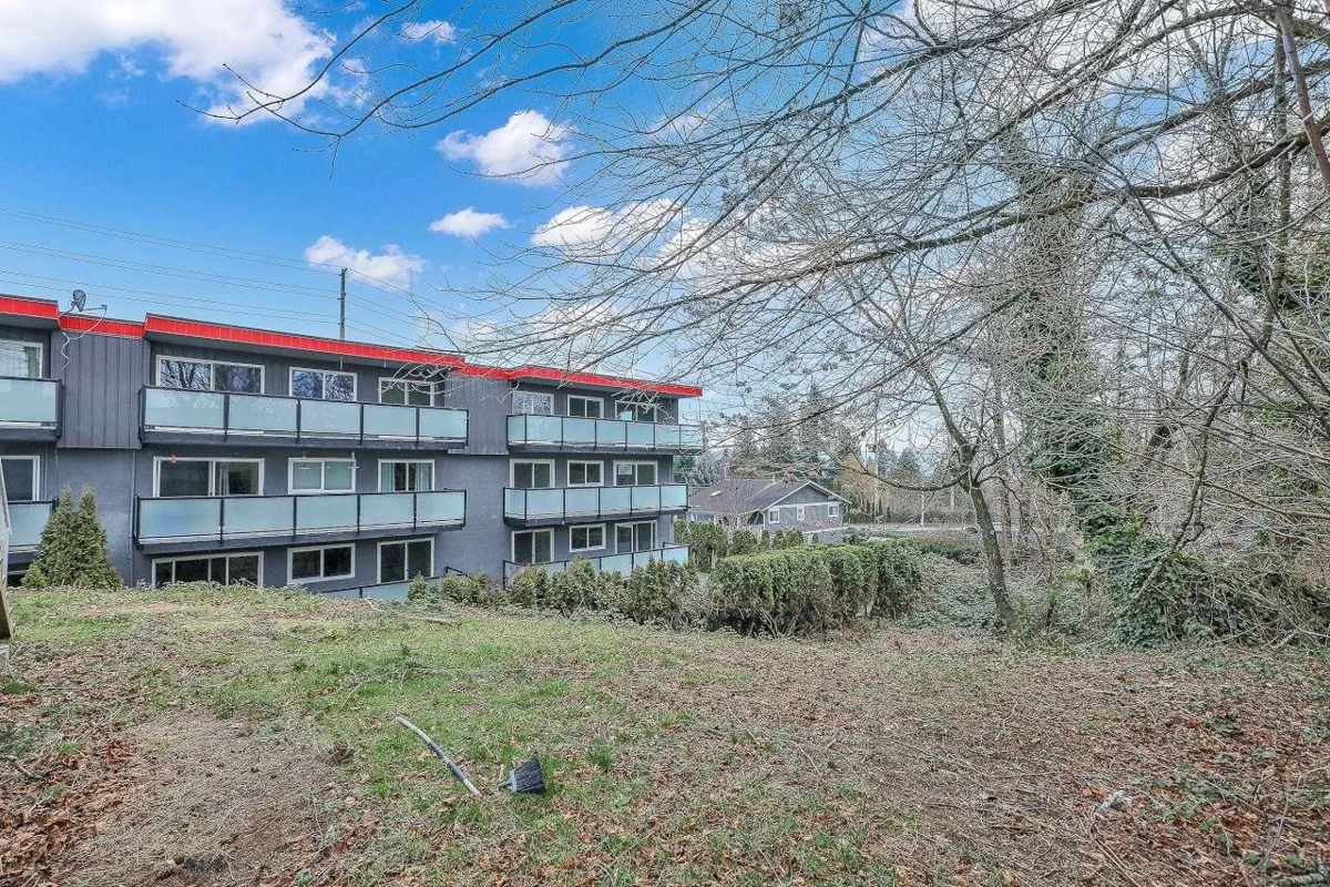Staircase Photo of 32774 7th Avenue, Mission, BC