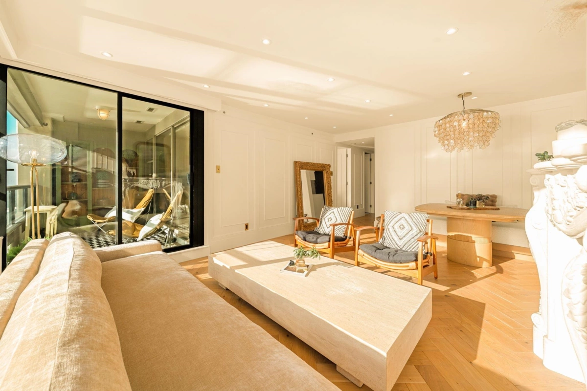 Breakfast Nook Photo of 302 1008 Beach Avenue, Vancouver, BC