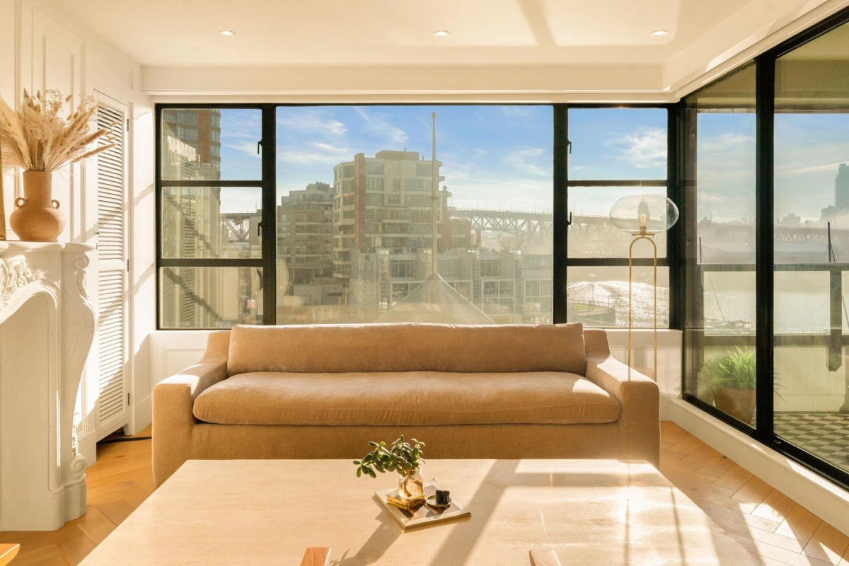 Dining Area Photo of 302 1008 Beach Avenue, Vancouver, BC