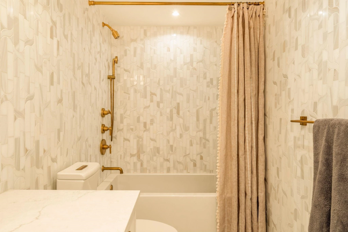 Front Yard Photo of 302 1008 Beach Avenue, Vancouver, BC