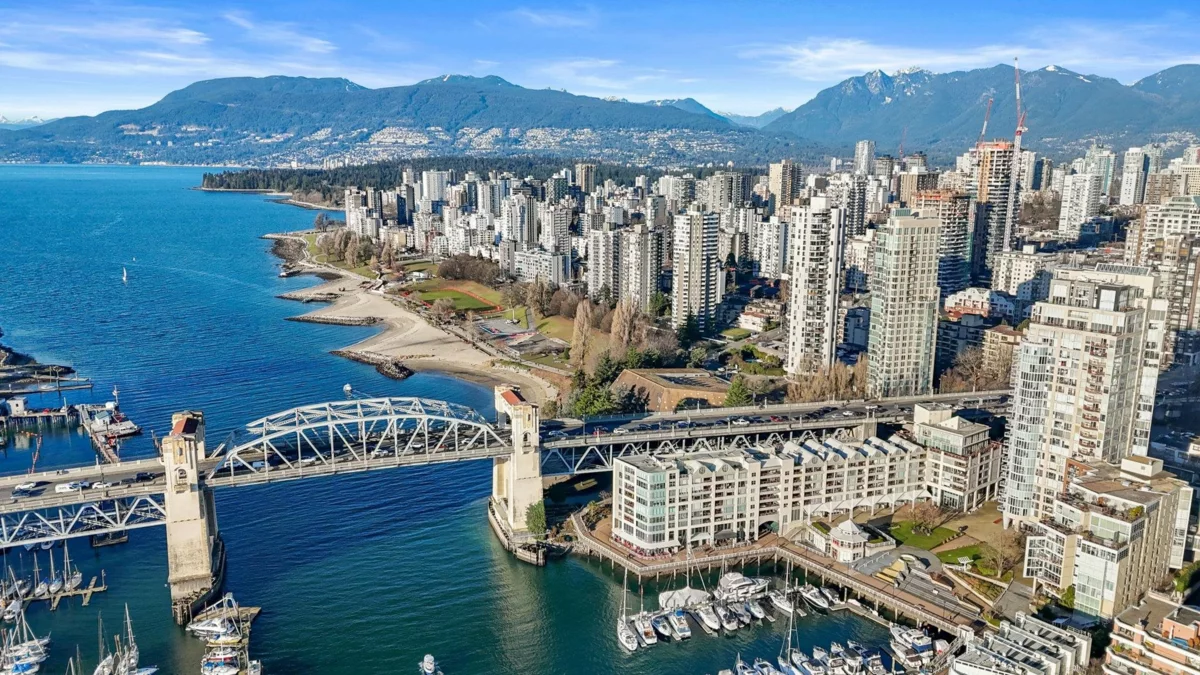 Garden / Landscaping Photo of 302 1008 Beach Avenue, Vancouver, BC