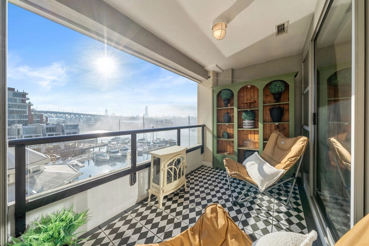 Guest Bathroom Photo of 302 1008 Beach Avenue, Vancouver, BC