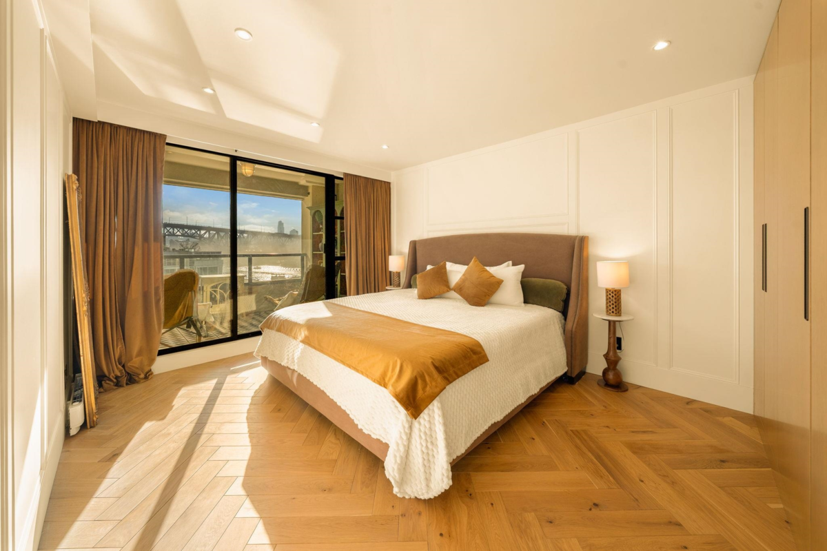 Hallway Photo of 302 1008 Beach Avenue, Vancouver, BC