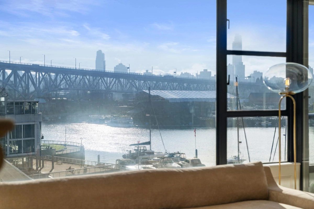 Kitchen Island Photo of 302 1008 Beach Avenue, Vancouver, BC