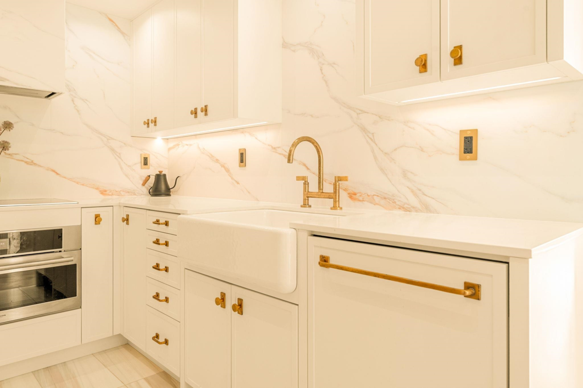 Laundry Room Photo of 302 1008 Beach Avenue, Vancouver, BC