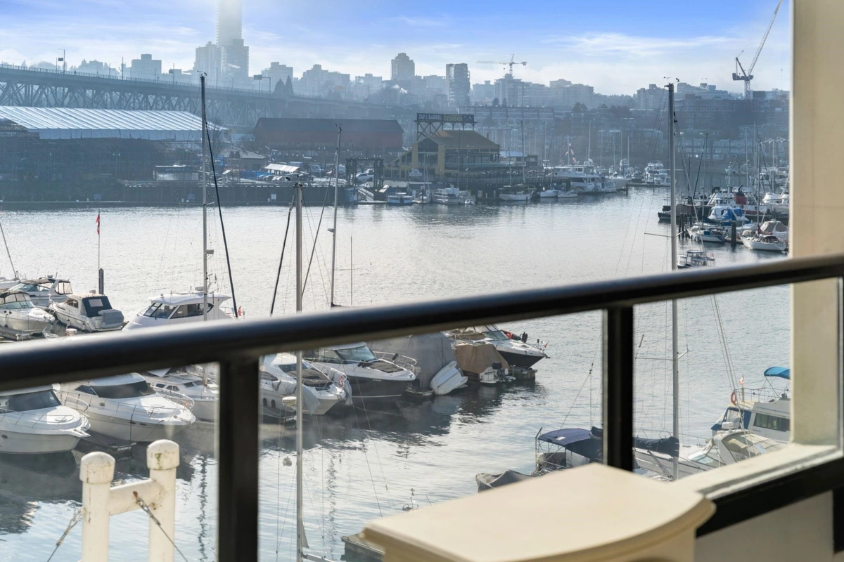 Office / Den Photo of 302 1008 Beach Avenue, Vancouver, BC