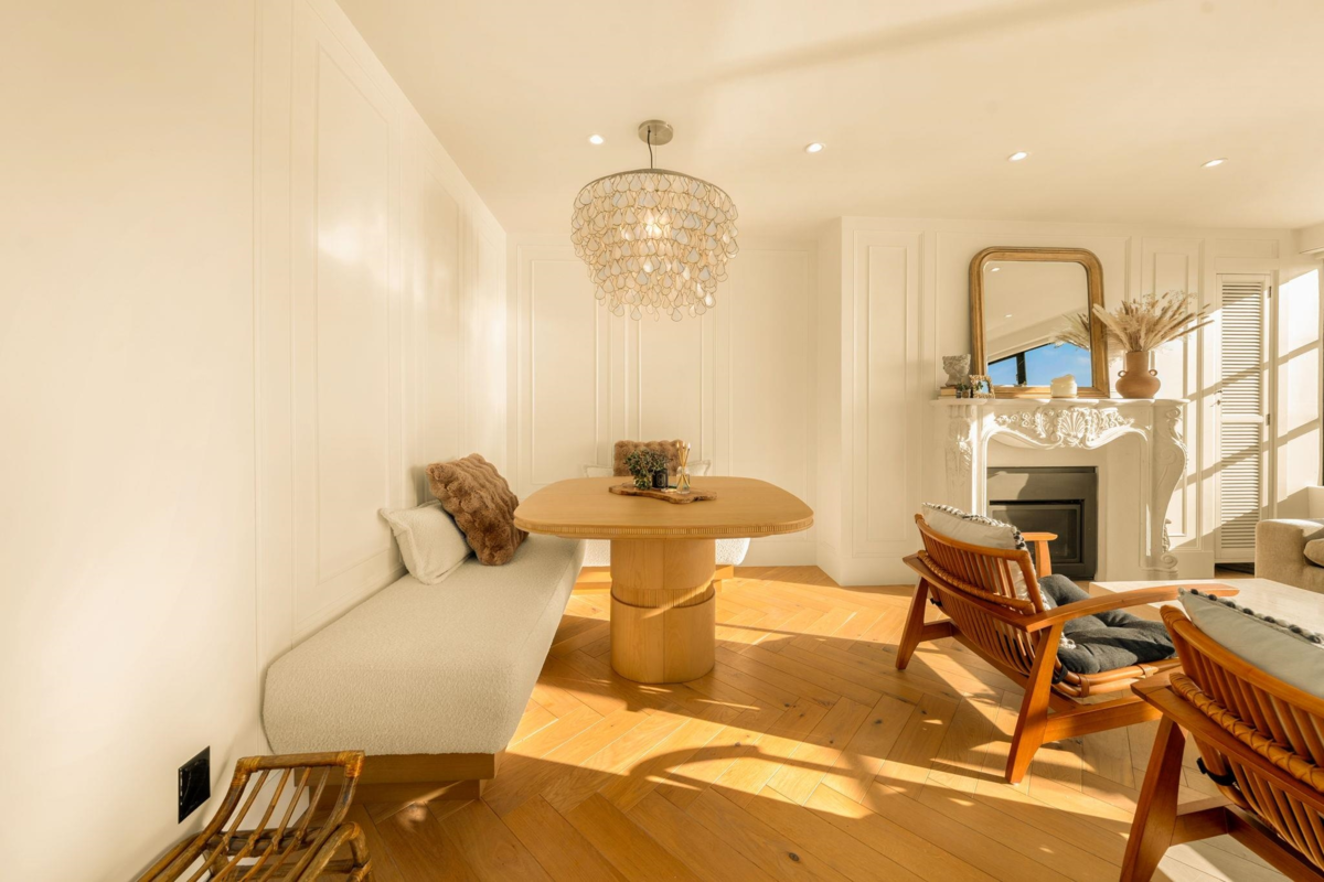 Walk-In Closet Photo of 302 1008 Beach Avenue, Vancouver, BC