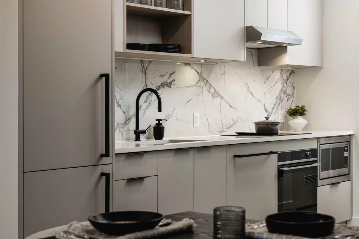 Dining Area Photo of 419 422 E 3rd Street, North Vancouver, BC