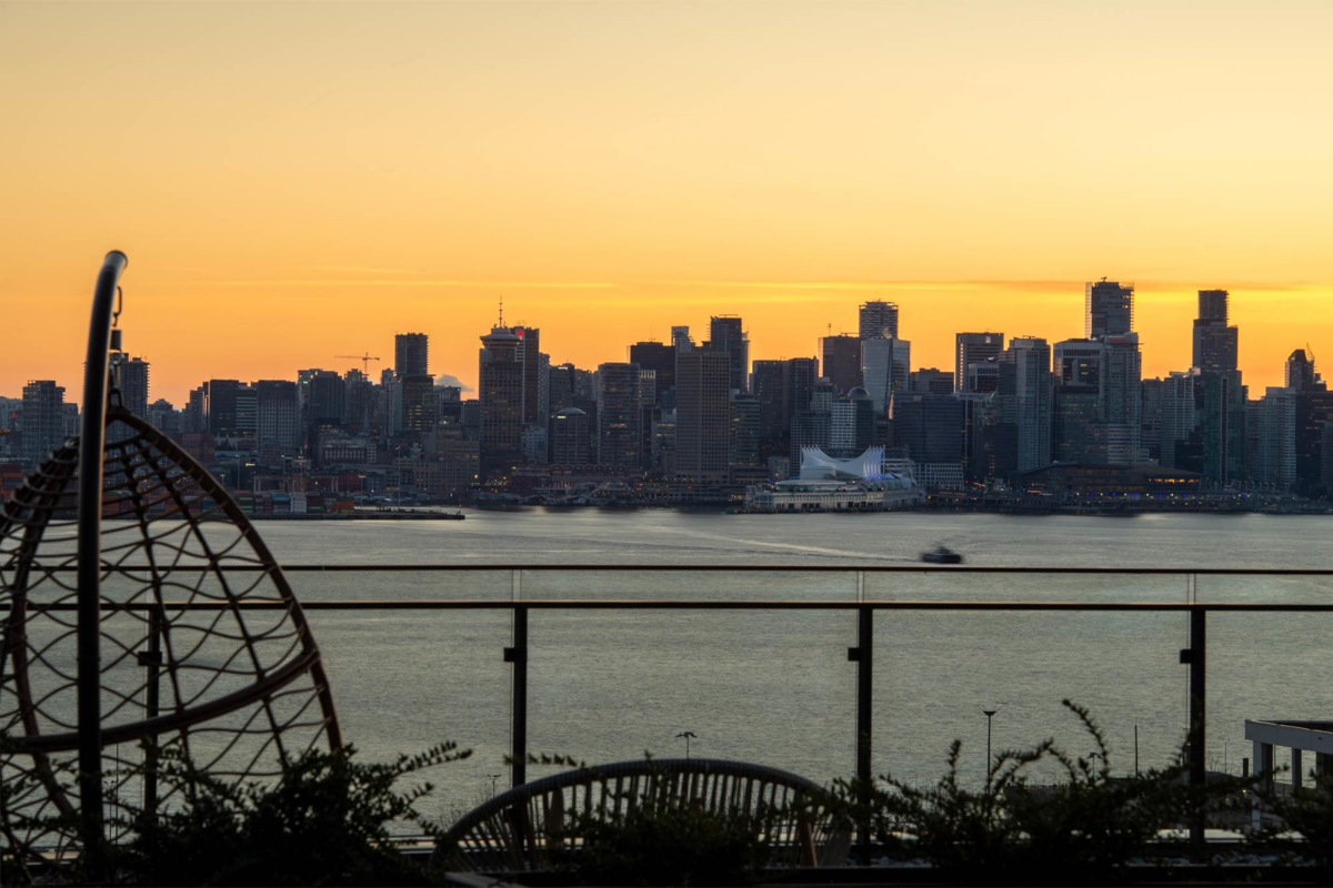 Garden / Landscaping Photo of 419 422 E 3rd Street, North Vancouver, BC