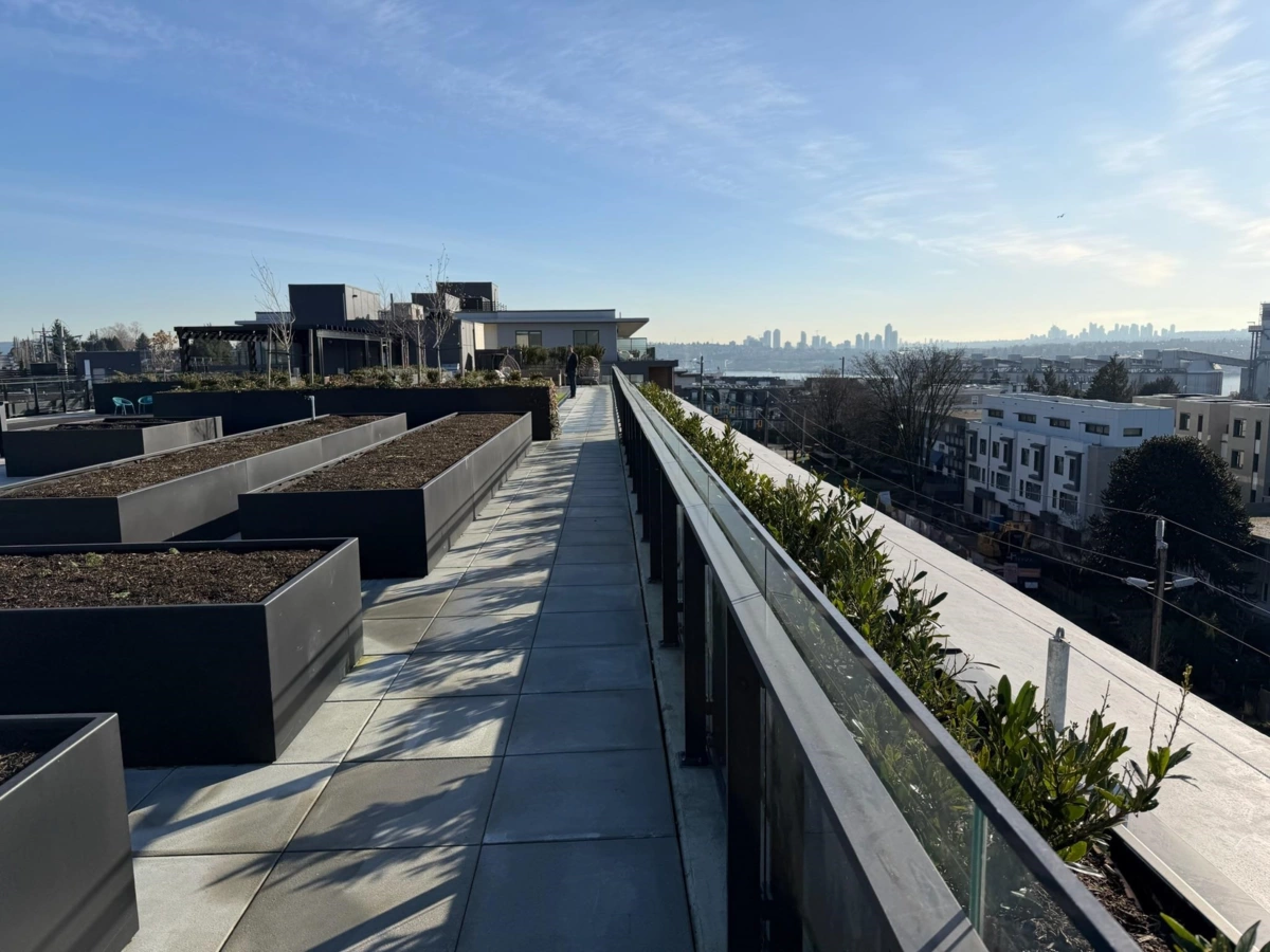Hallway Photo of 419 422 E 3rd Street, North Vancouver, BC