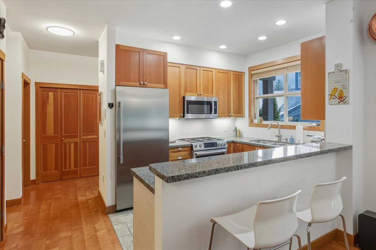 Breakfast Nook Photo of 20 1530 Tynebridge Lane, Whistler, BC