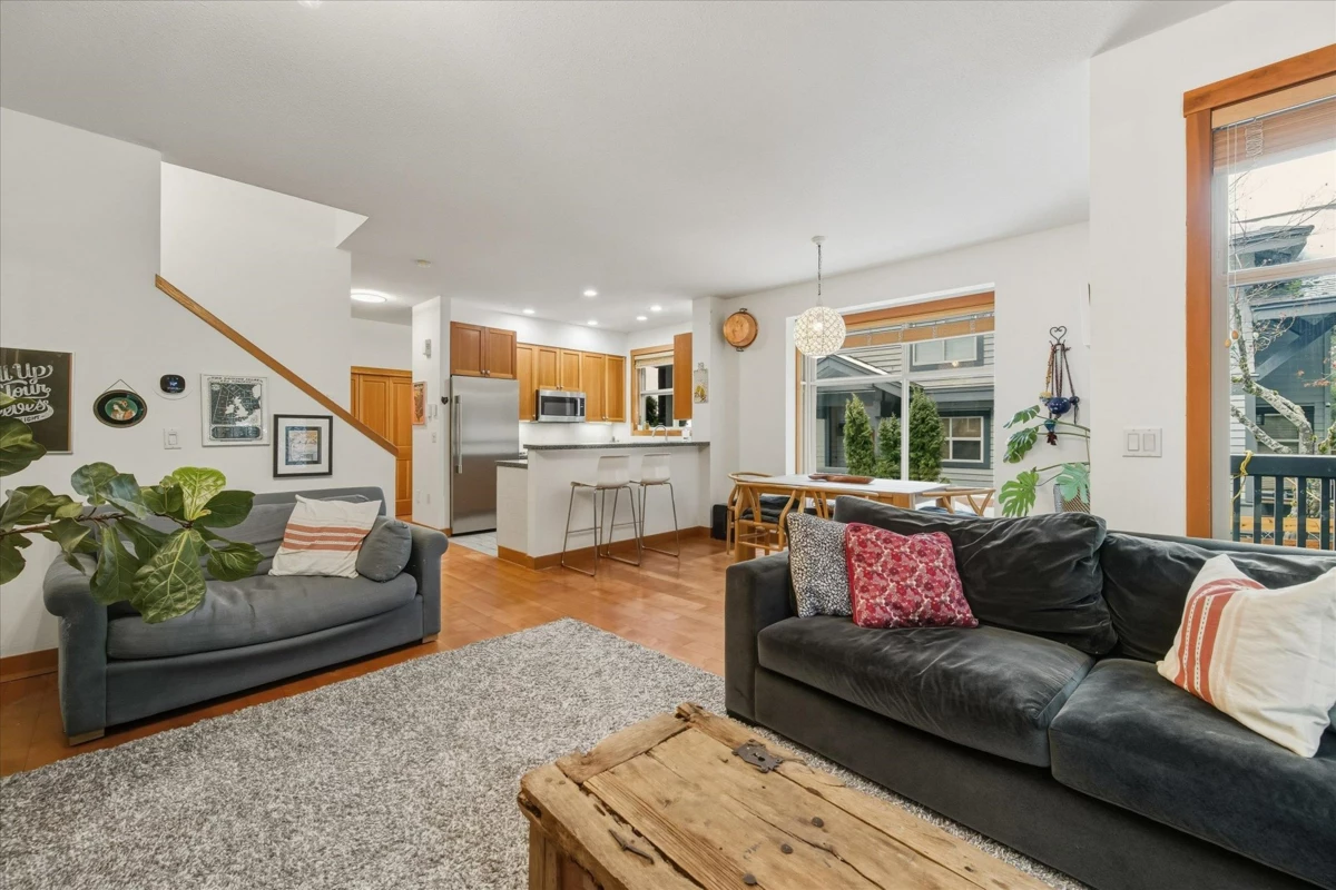 Dining Area Photo of 20 1530 Tynebridge Lane, Whistler, BC
