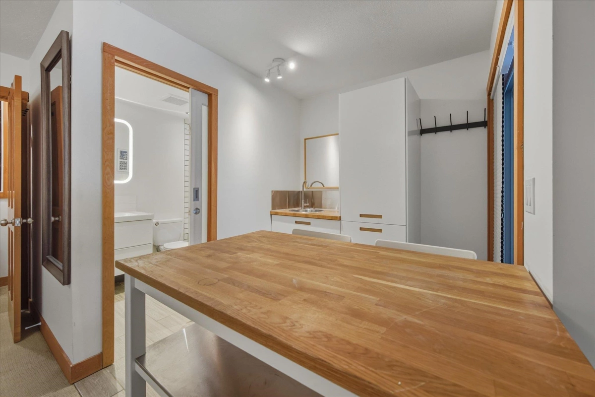 Outdoor Deck Photo of 20 1530 Tynebridge Lane, Whistler, BC