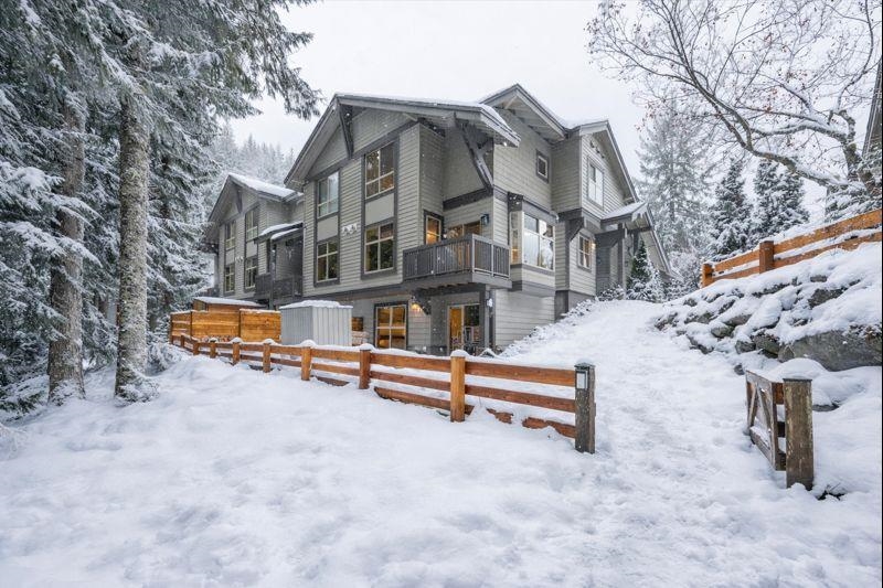 Outdoor Kitchen Photo of 20 1530 Tynebridge Lane, Whistler, BC