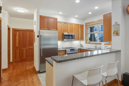 Breakfast Nook Photo of 20 1530 Tynebridge Lane, Whistler, BC