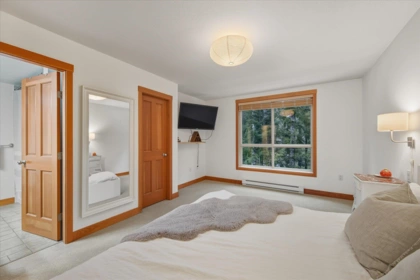 Hallway Photo of 20 1530 Tynebridge Lane, Whistler, BC