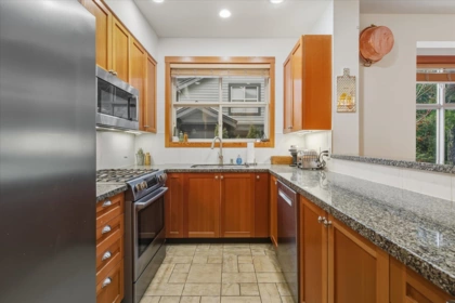 Kitchen Photo of 20 1530 Tynebridge Lane, Whistler, BC