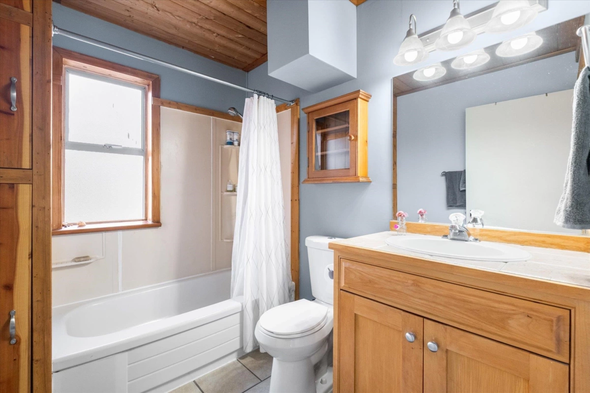 Garage Interior Photo of 7407 Harrow Road, Pemberton, BC