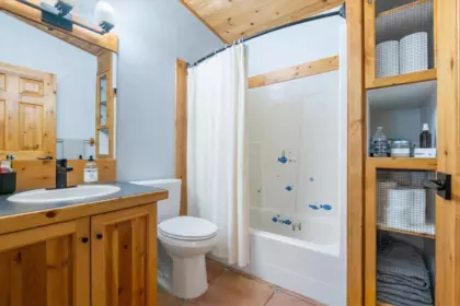 Basement Recreation Room Photo of 7407 Harrow Road, Pemberton, BC