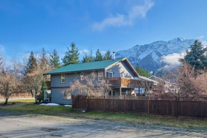 7407 Harrow Road, Pemberton, BC, Pemberton — Single Family Residence for sale