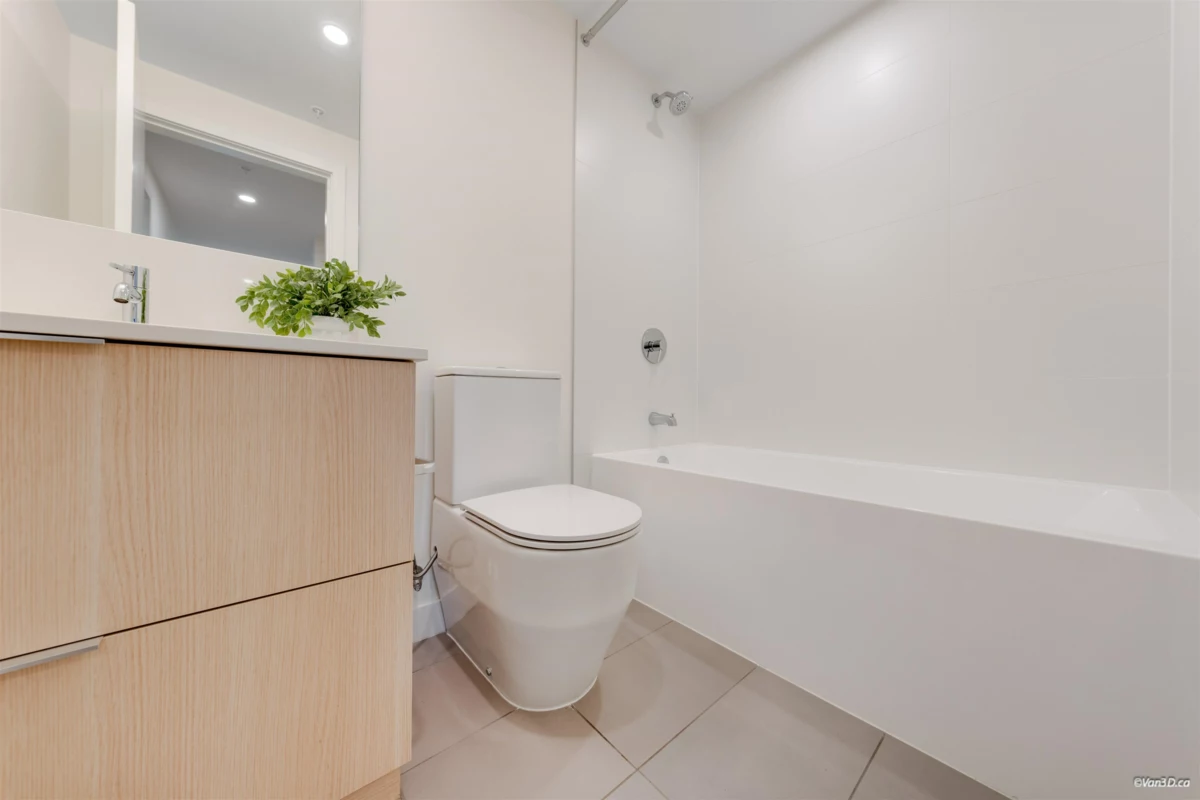 Entry Foyer Photo of 1302 318 Alderson Avenue, Coquitlam, BC