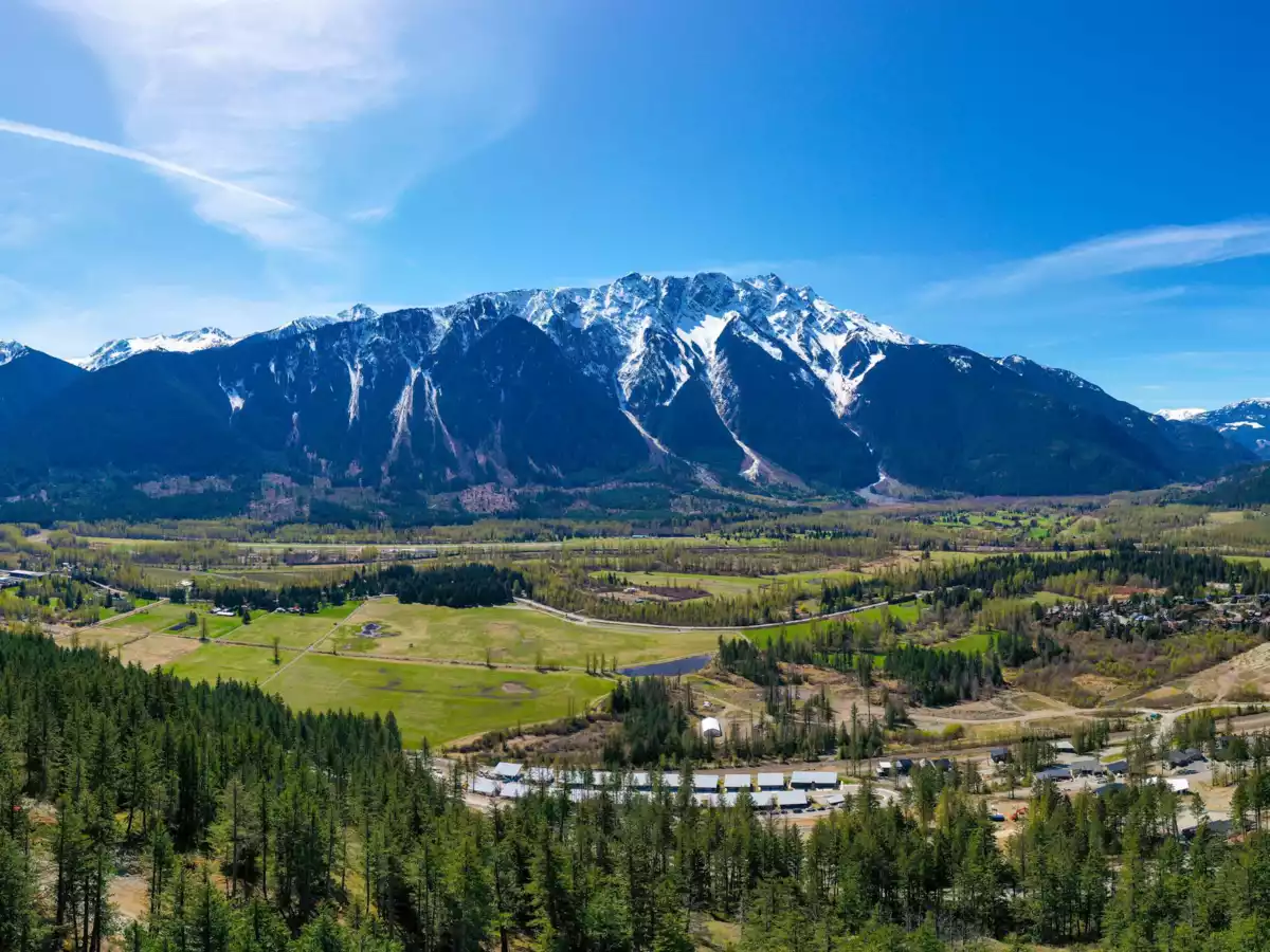 Entry Foyer Photo of 8203 Merlot Peak Drive, Pemberton, BC