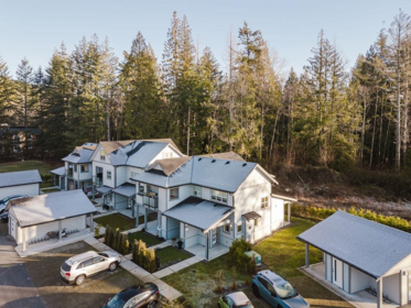 28 950 Woodsworth Road, Gibsons, BC, Gibsons — Townhouse for sale