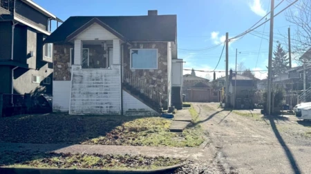3006 E 25th Avenue, Vancouver, BC, Vancouver — Single Family Residence for sale
