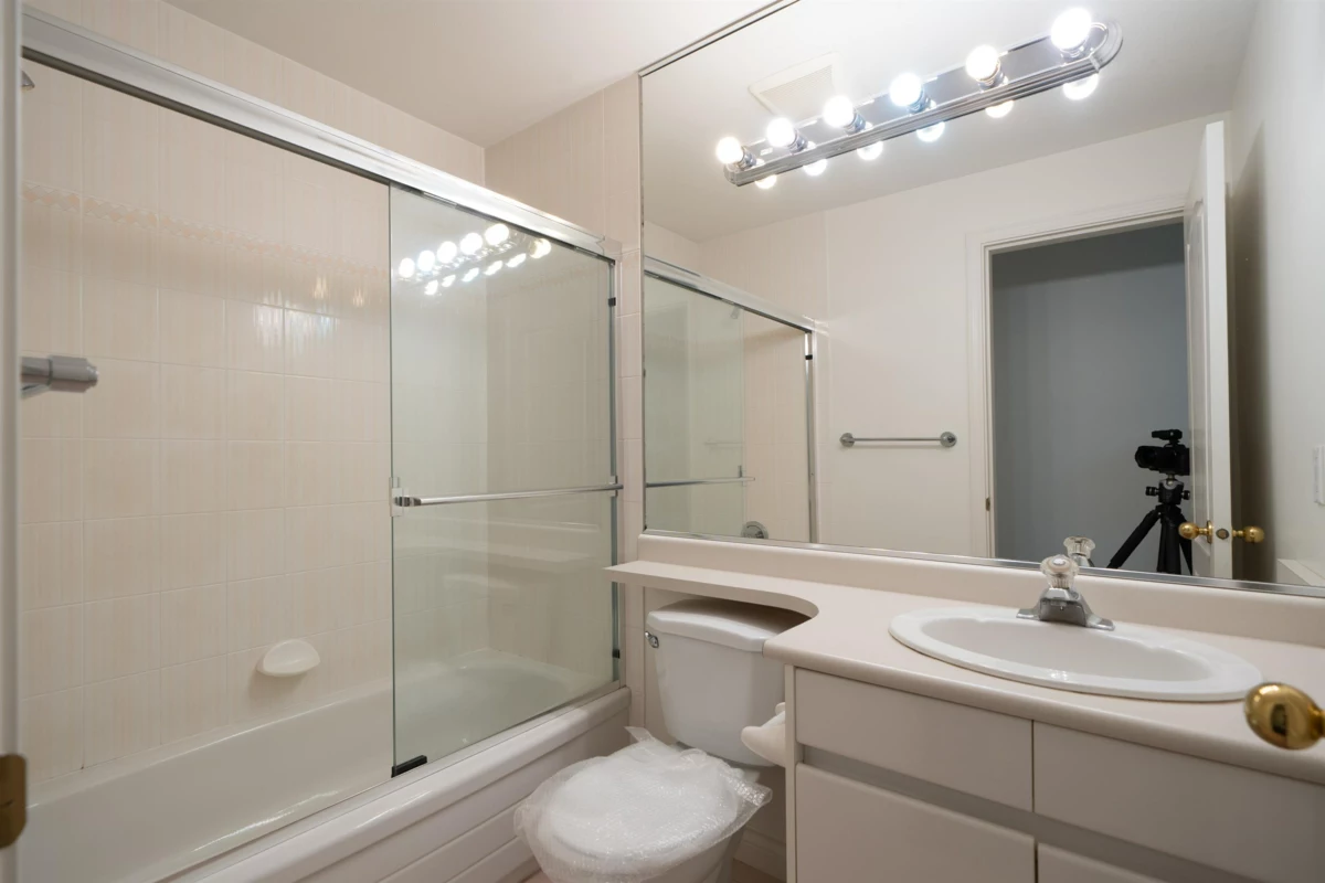 Entry Foyer Photo of 3565 W 29th Avenue, Vancouver, BC