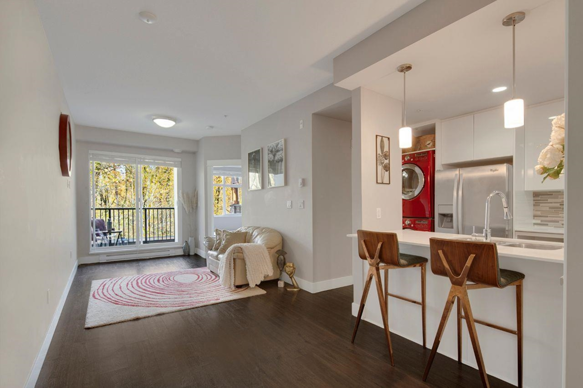 Living Room Photo of 510 2495 Wilson Avenue, Port Coquitlam, BC