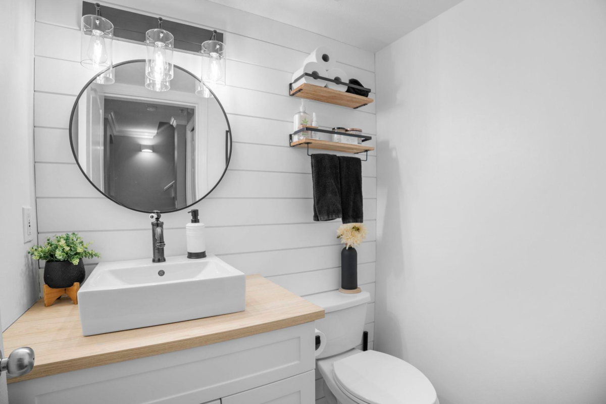 Kitchen Island Photo of 24 19141 124 Avenue, Pitt Meadows, BC