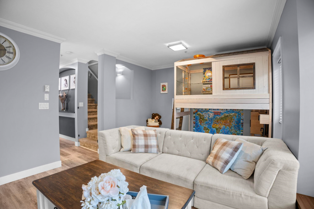 Kitchen Photo of 24 19141 124 Avenue, Pitt Meadows, BC