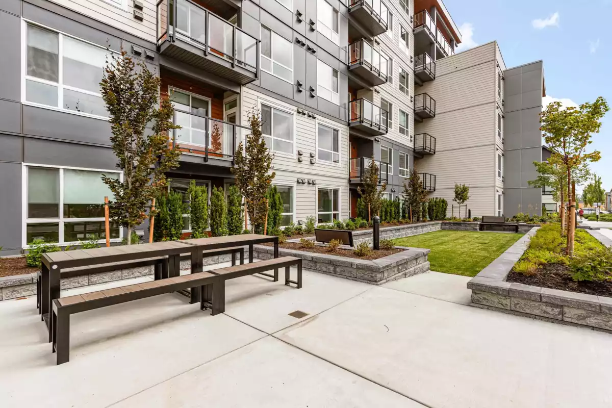 Entry Foyer Photo of 106 30494 Cardinal Avenue, Abbotsford, BC